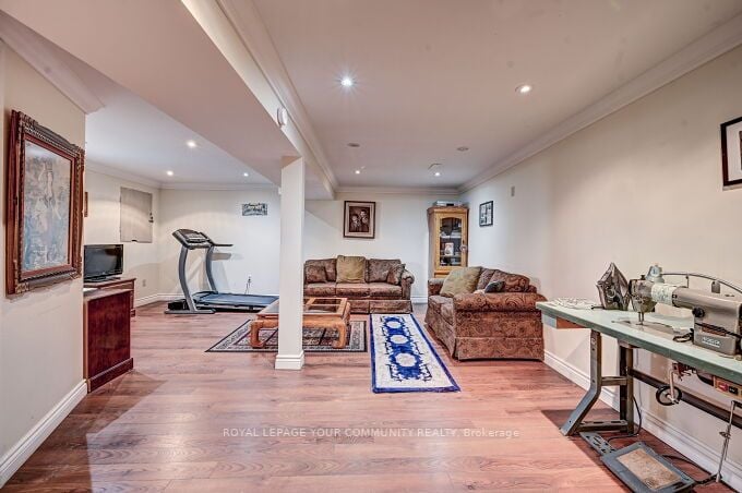 16 Rathfon Cres
