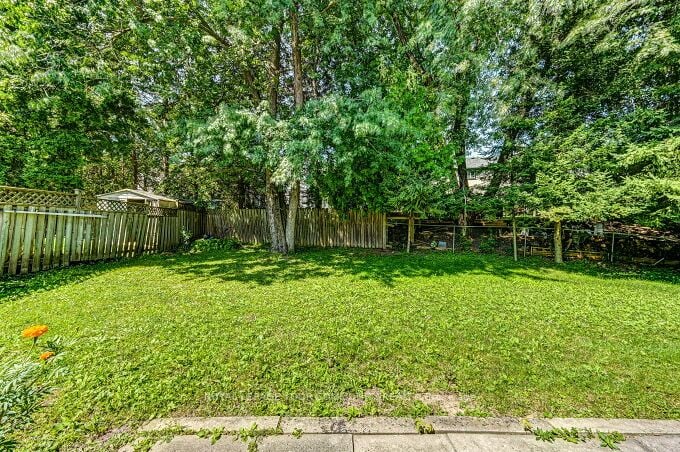 16 Rathfon Cres
