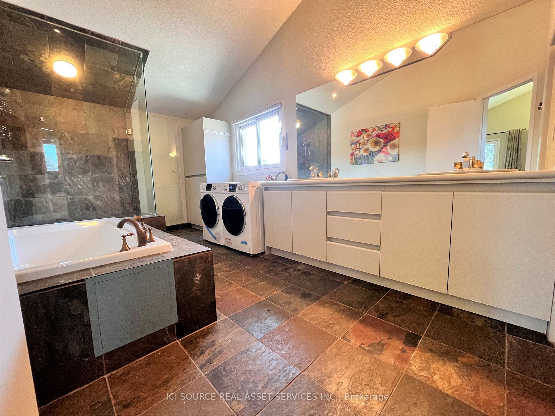 16 Multiflora Pl, #Upper