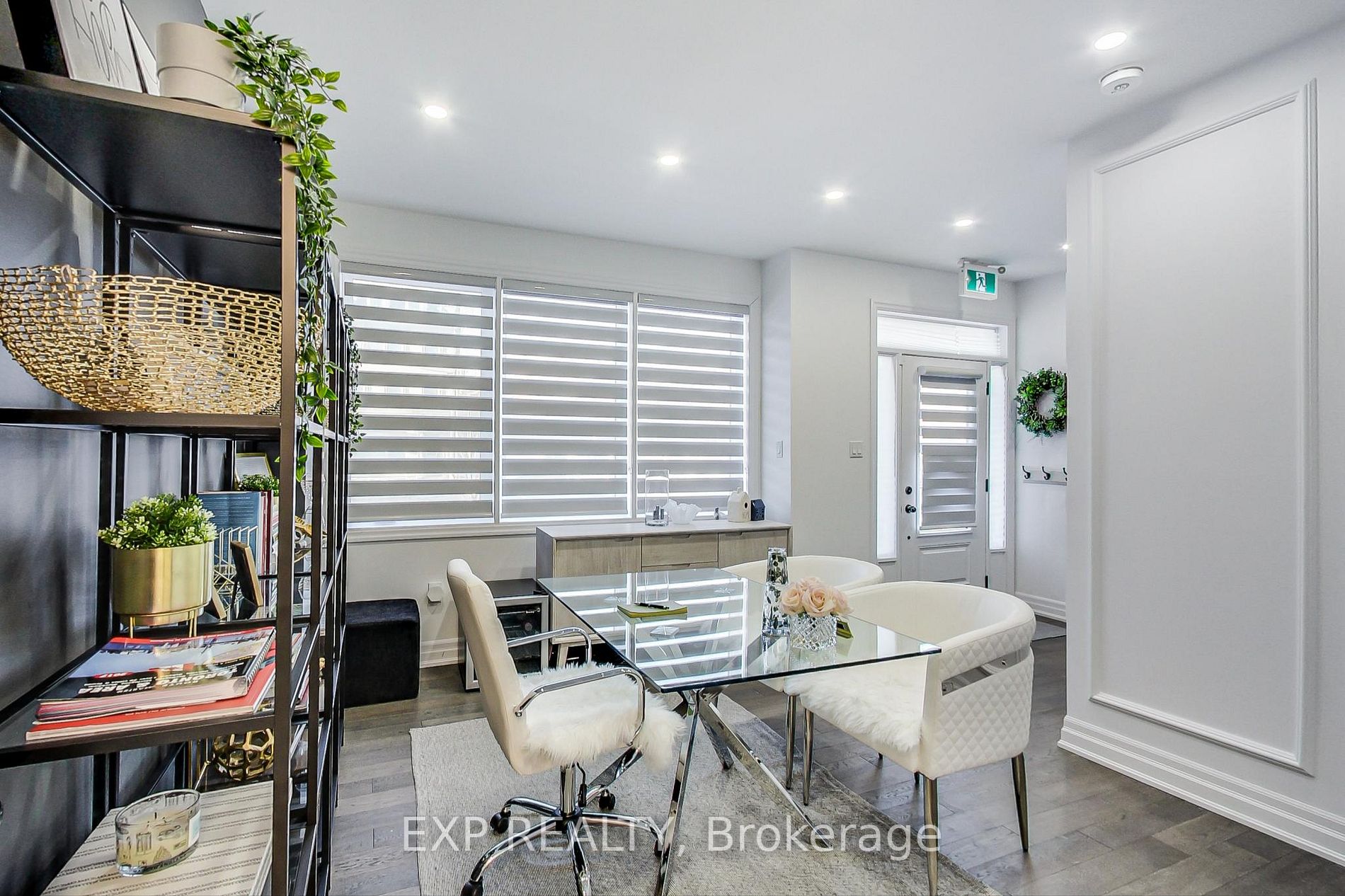 2285 Major Mackenzie Dr W