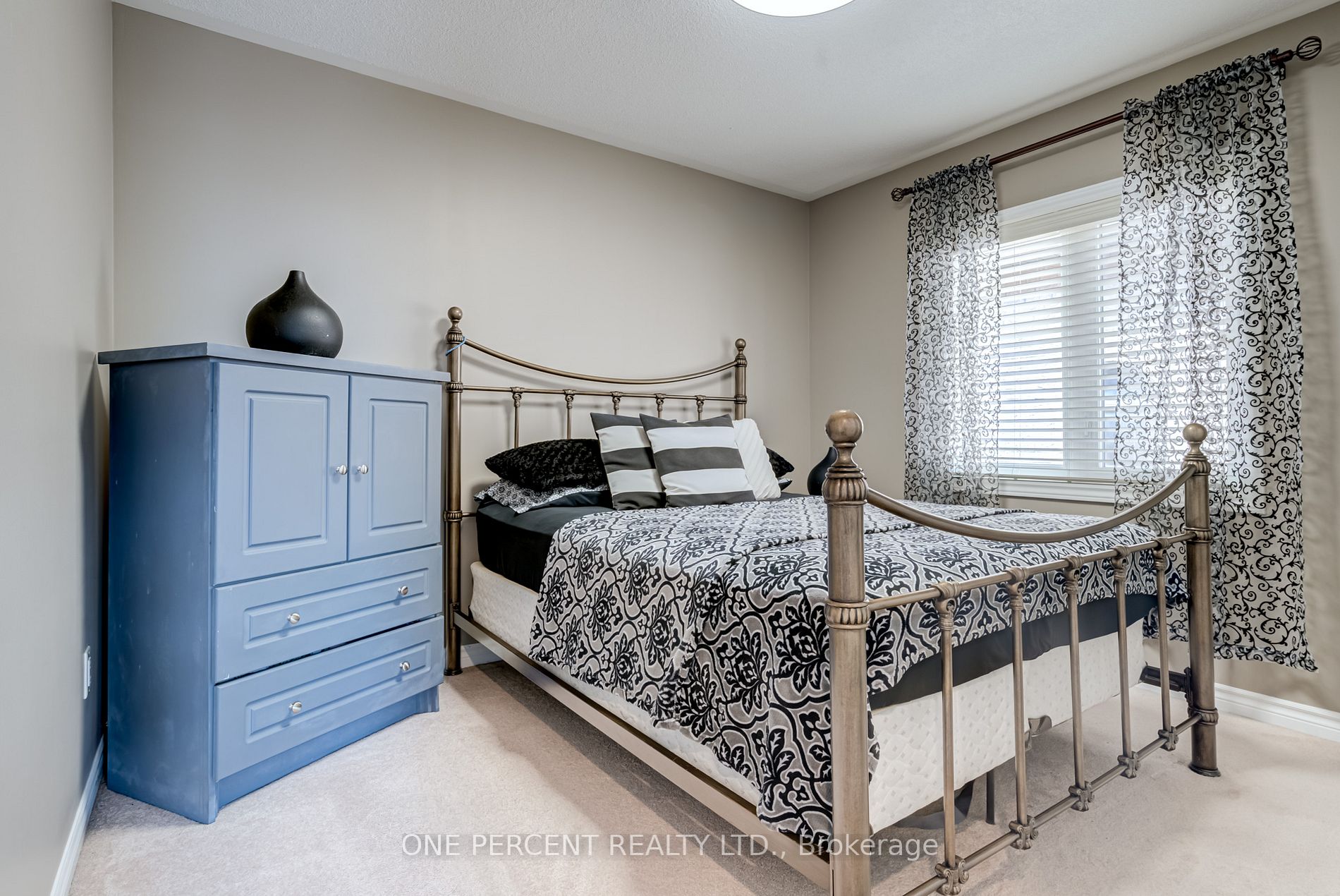 22 Westwind Cres