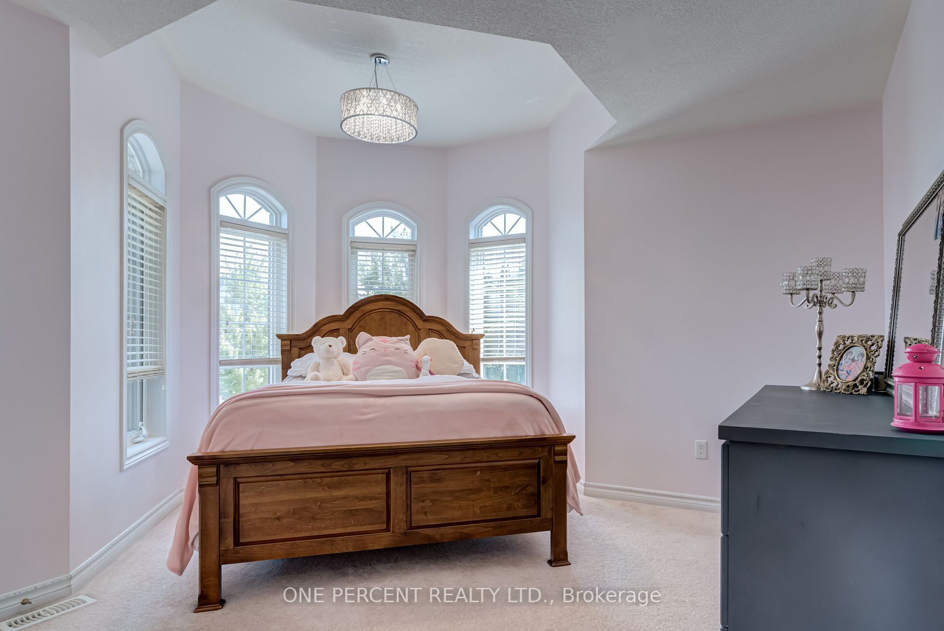 22 Westwind Cres