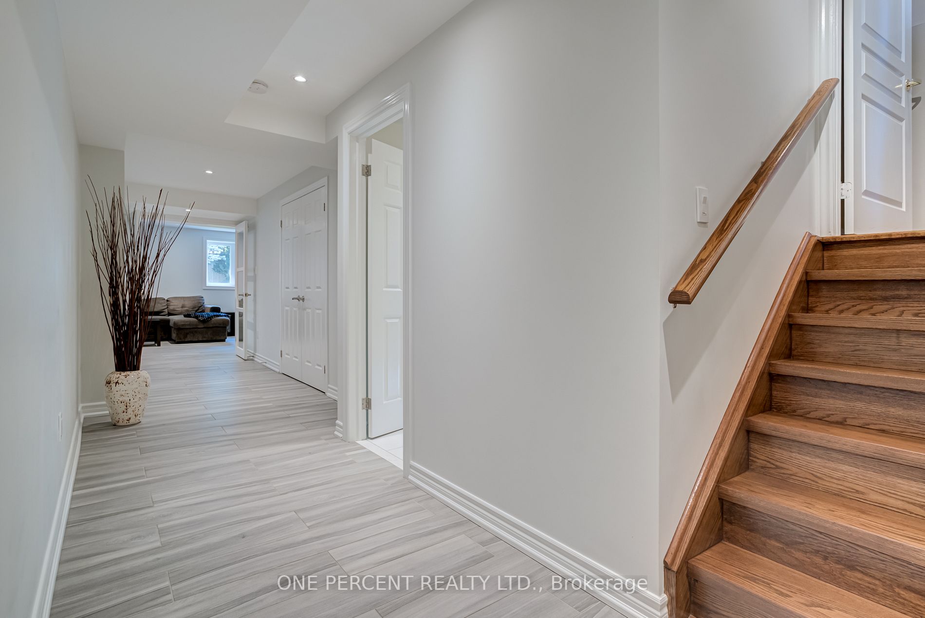 22 Westwind Cres