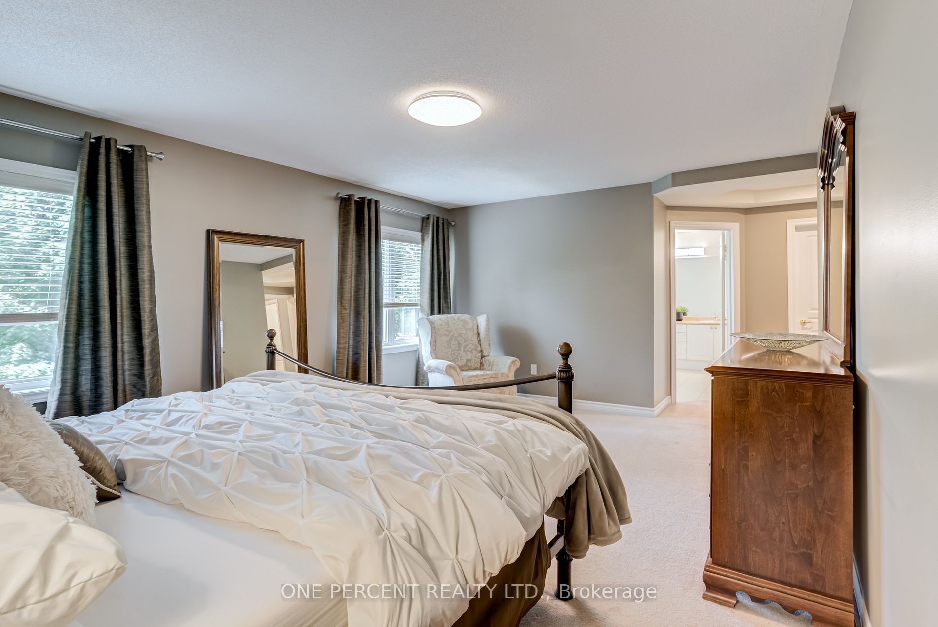 22 Westwind Cres
