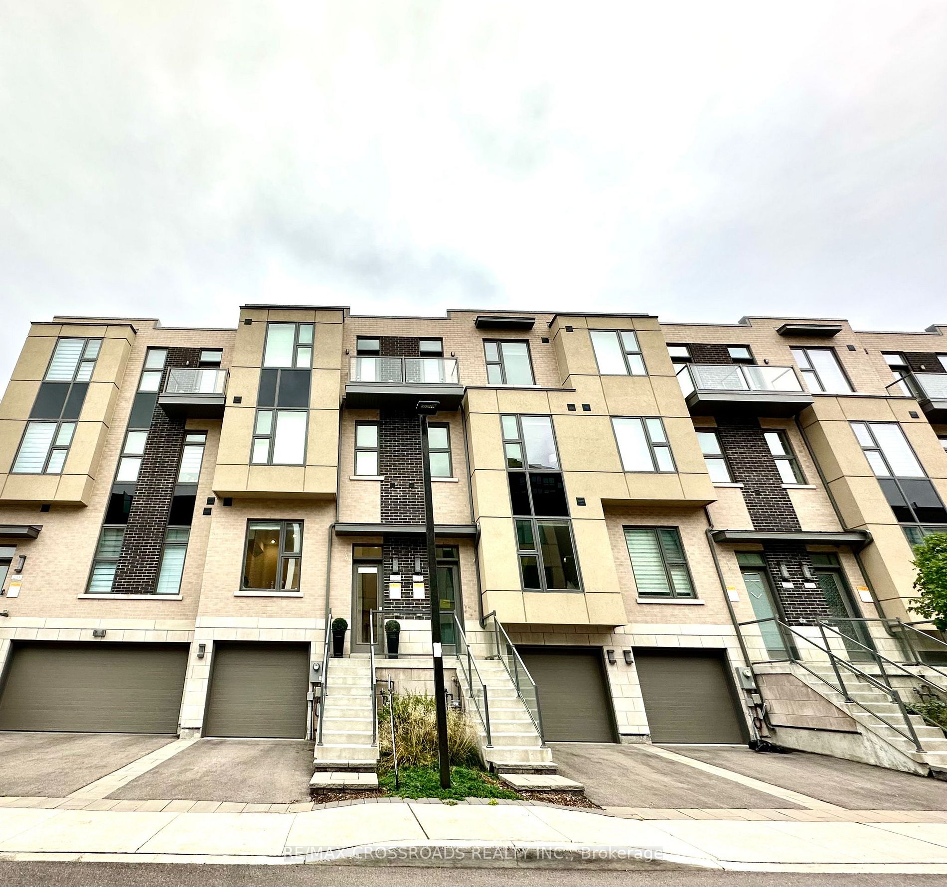 207 Smallwood Circ