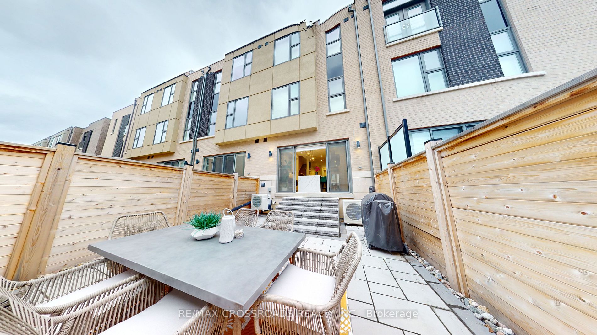 207 Smallwood Circ