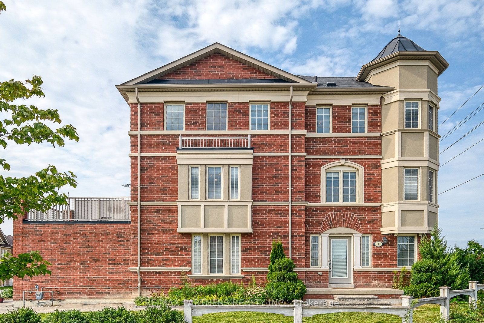 1 Percy Reesor St