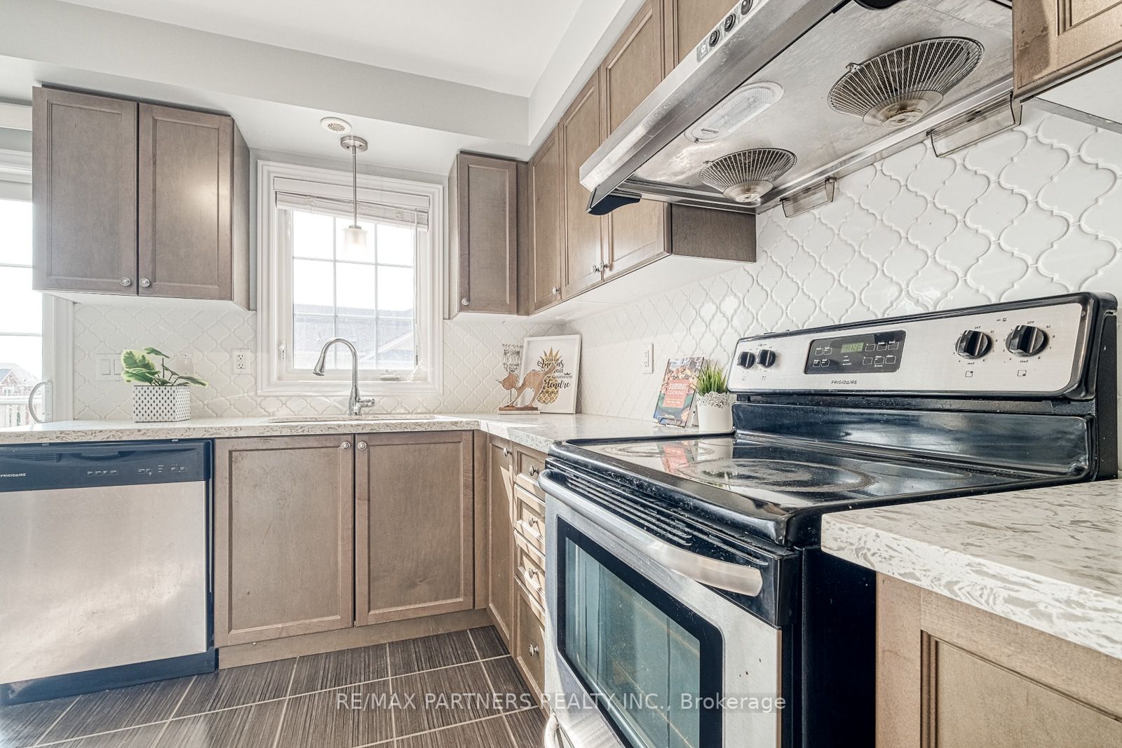 1 Percy Reesor St