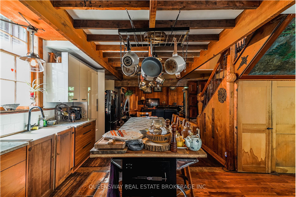 5582 Vivian Rd, Whitchurch-Stouffville