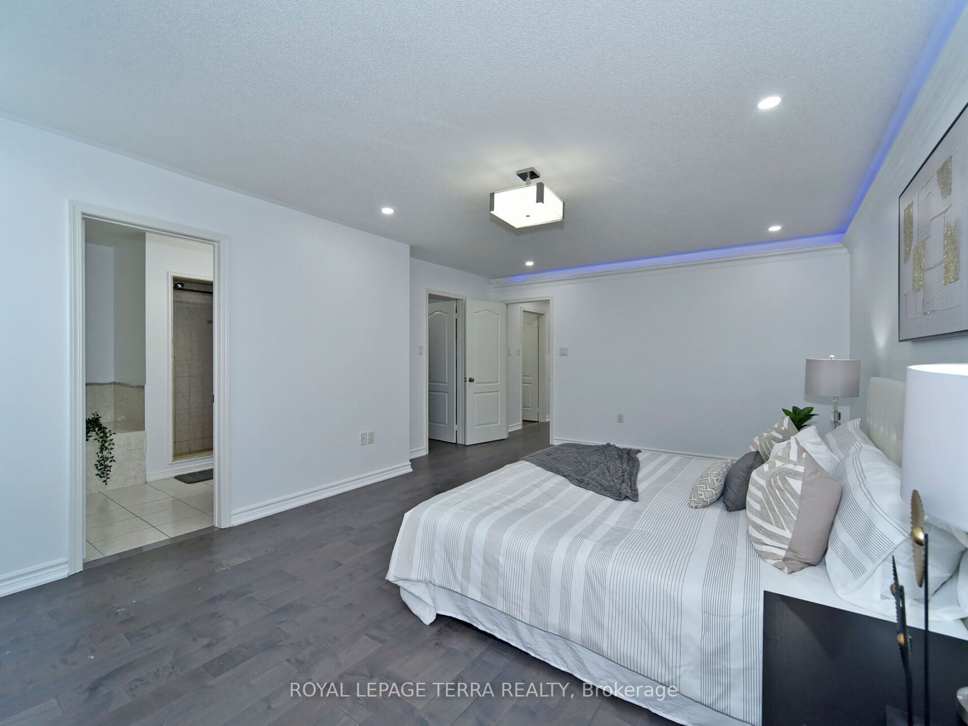 17 Richardson Cres