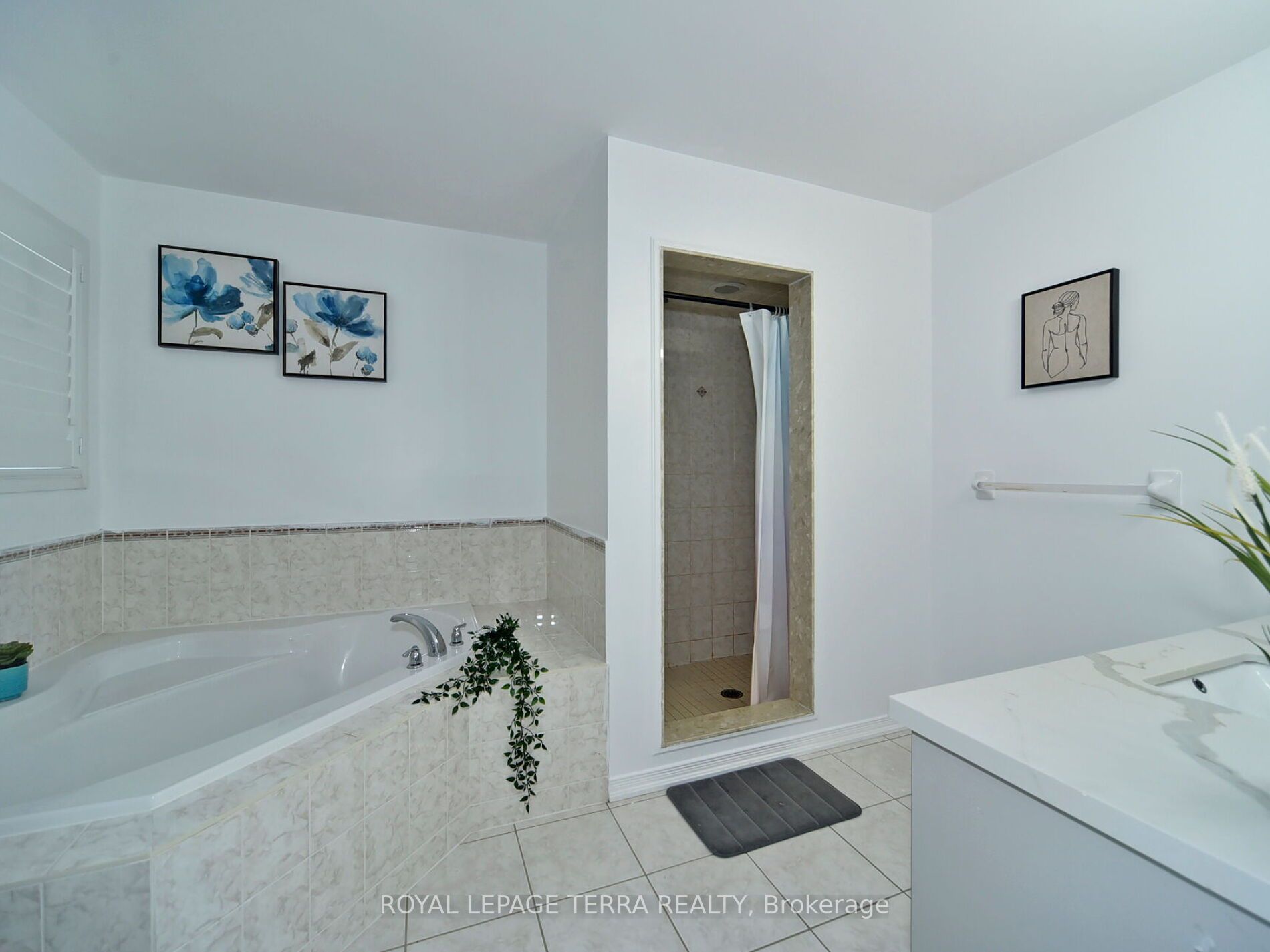 17 Richardson Cres