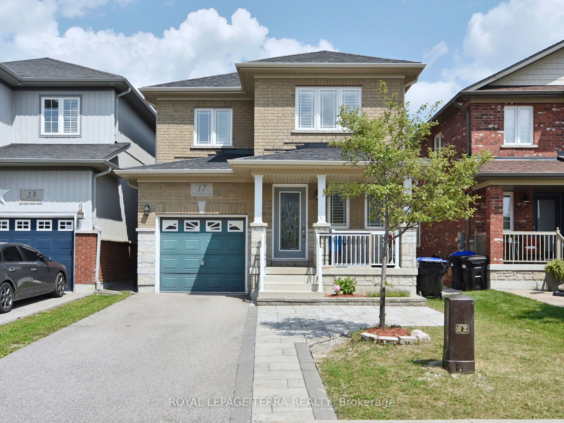 17 Richardson Cres