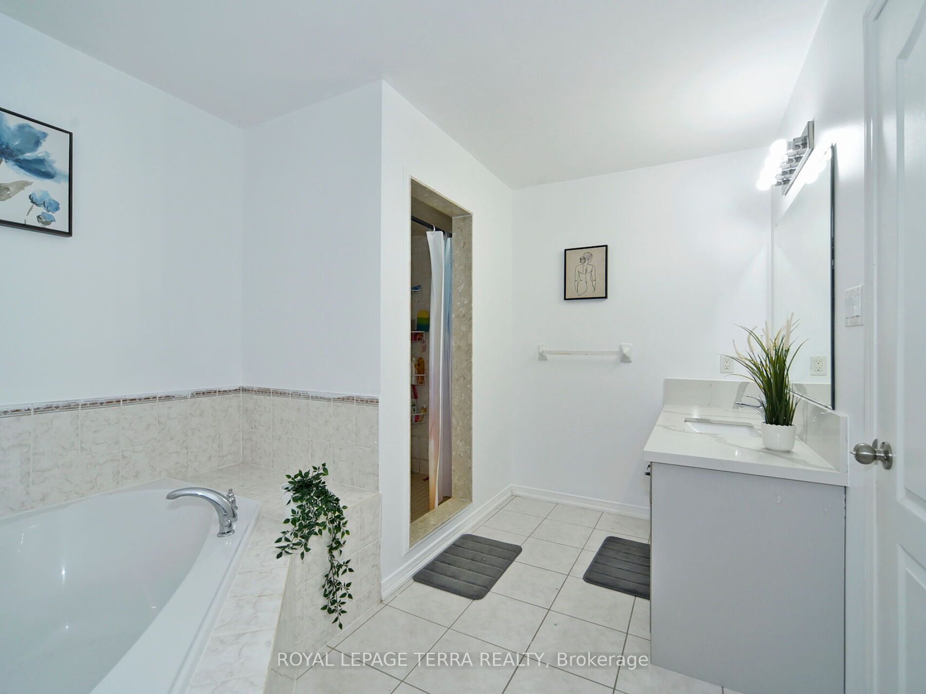 17 Richardson Cres