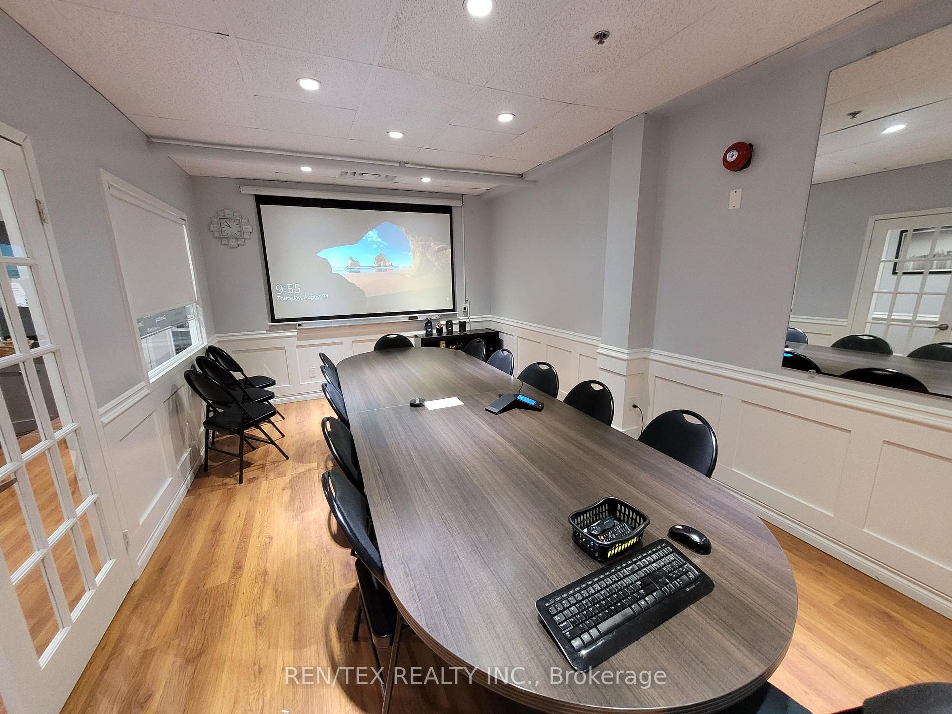27 Roytec Rd, #2B&3B