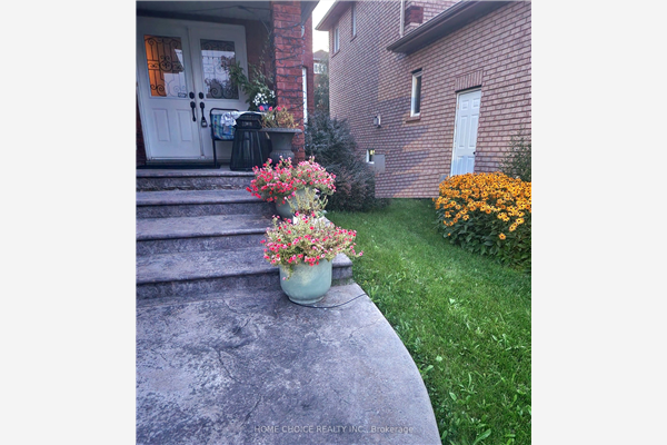 52 Metcalfe Dr, Bradford West Gwillimbury