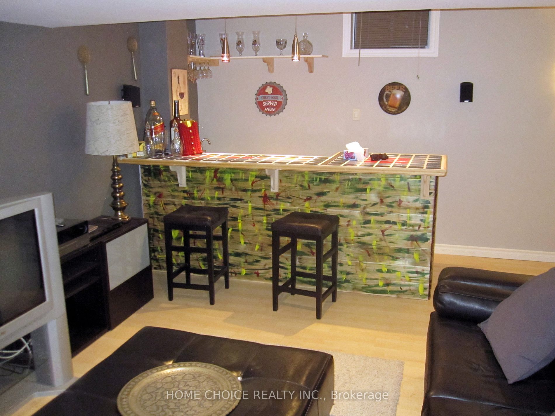 52 Metcalfe Dr