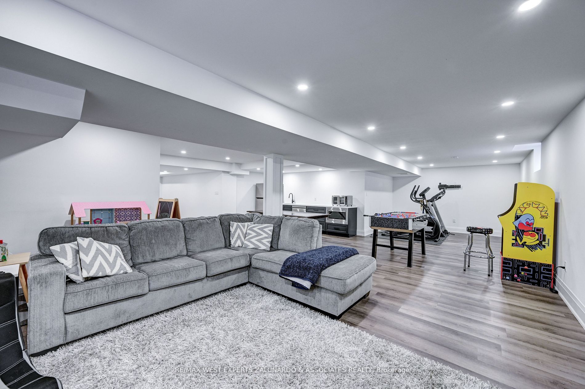 9 Jenkins Ave