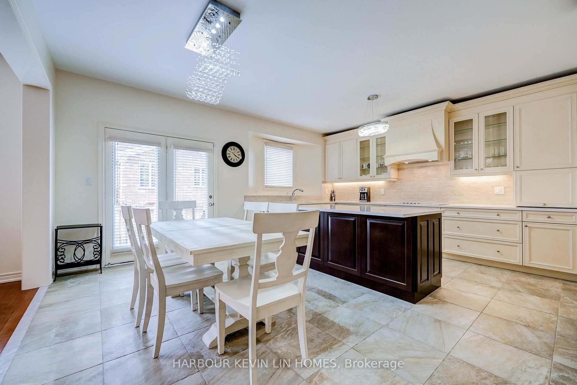 98 Fitzmaurice Dr