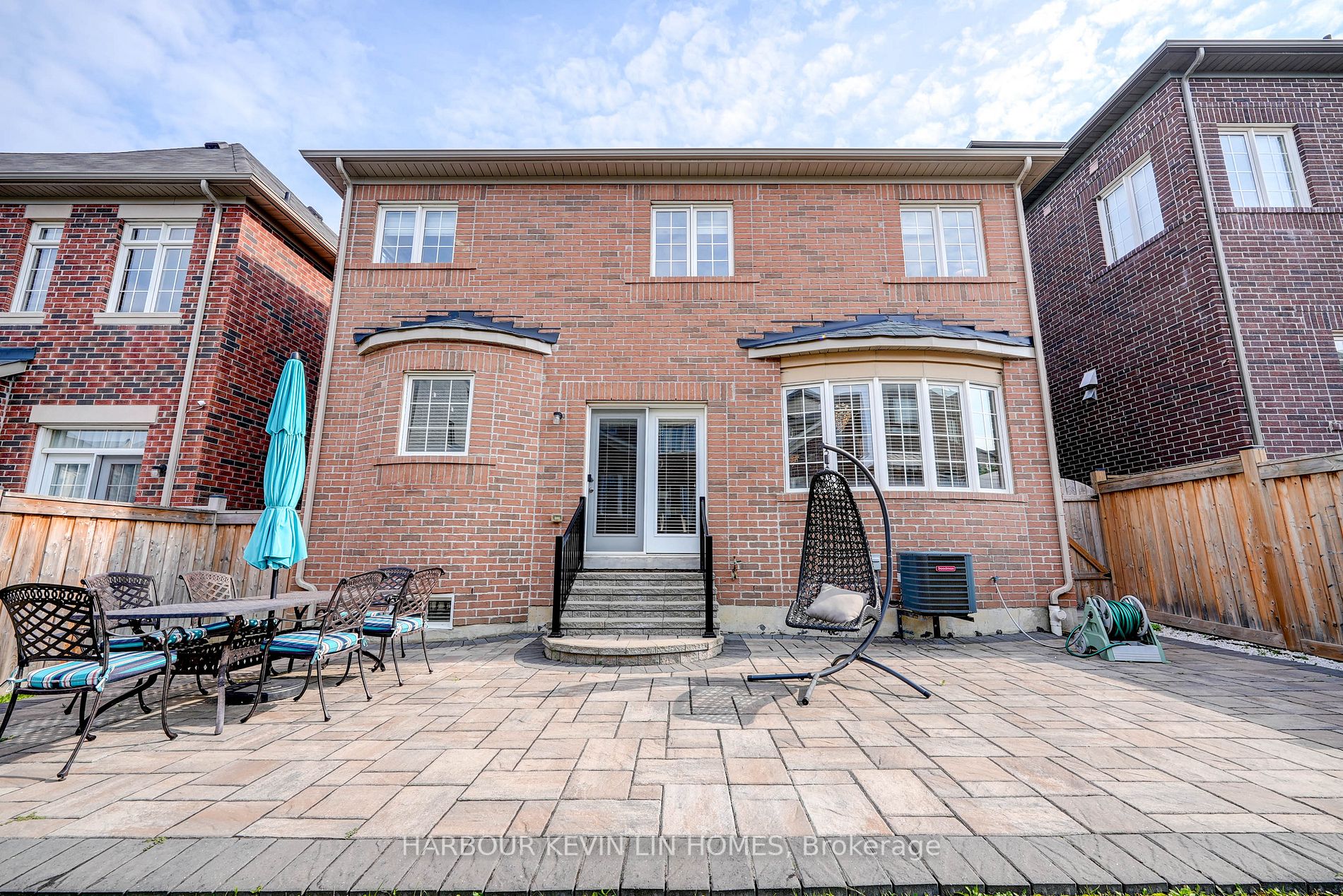 98 Fitzmaurice Dr