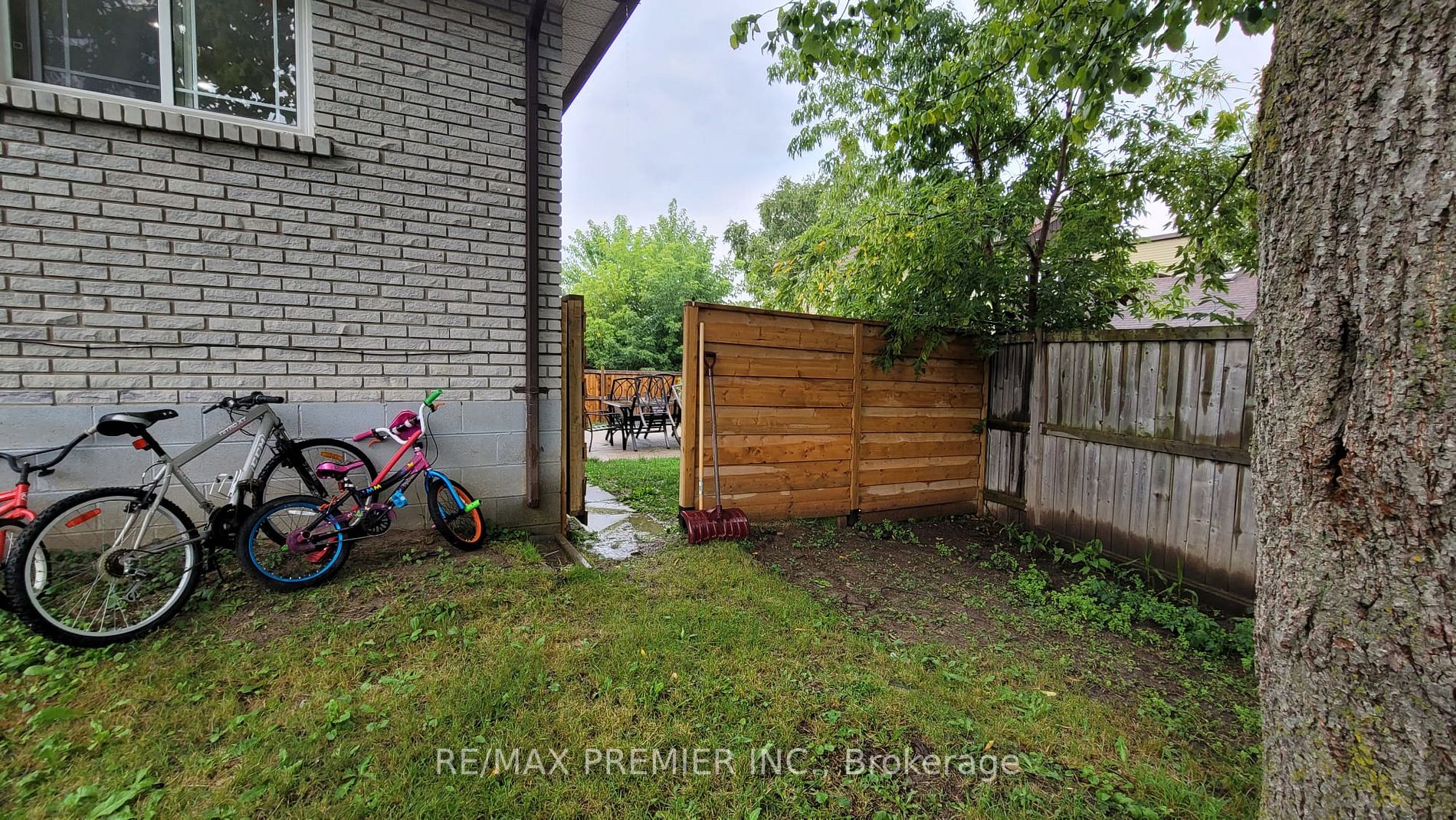 183 Collings Avenue