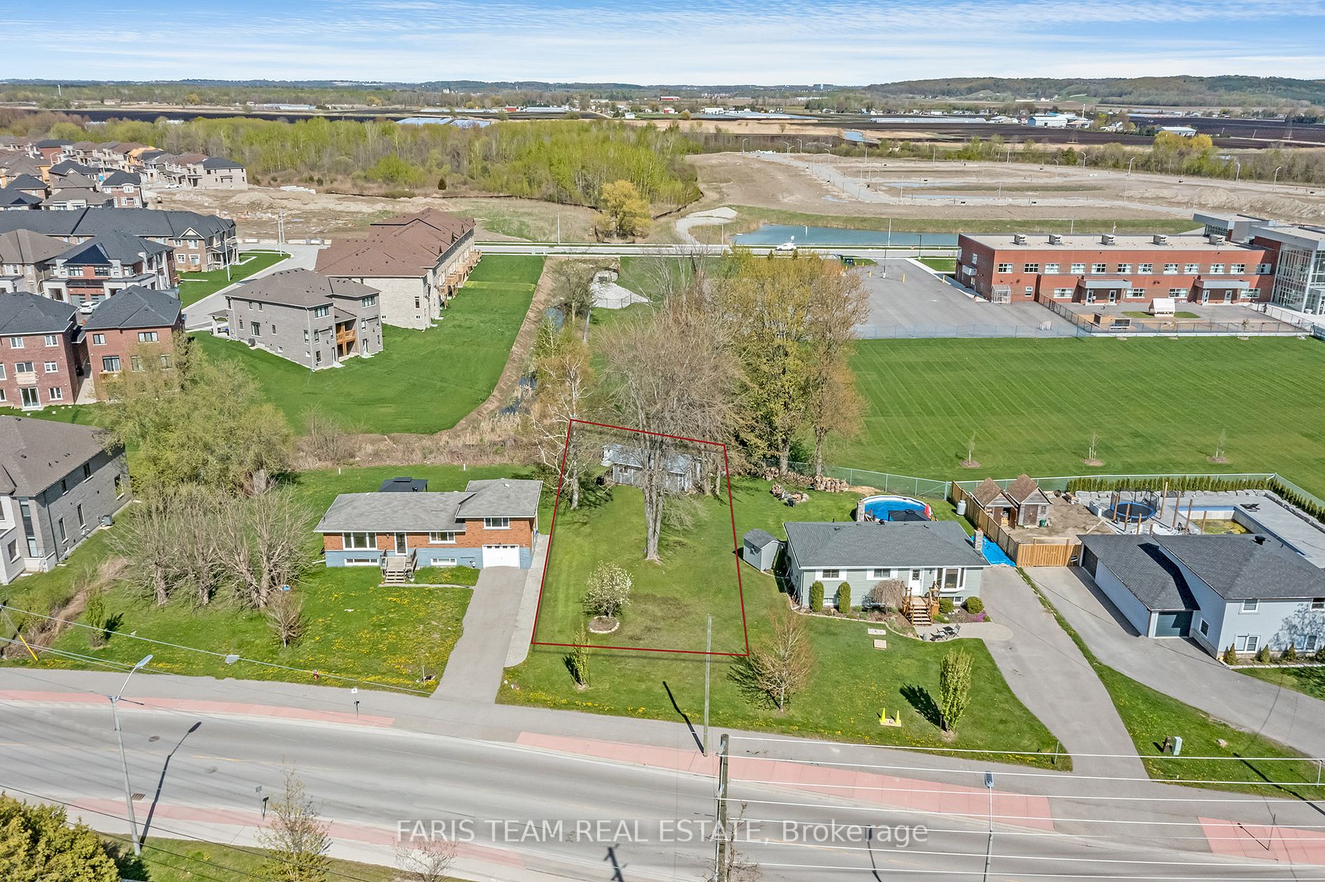 671 Simcoe Rd