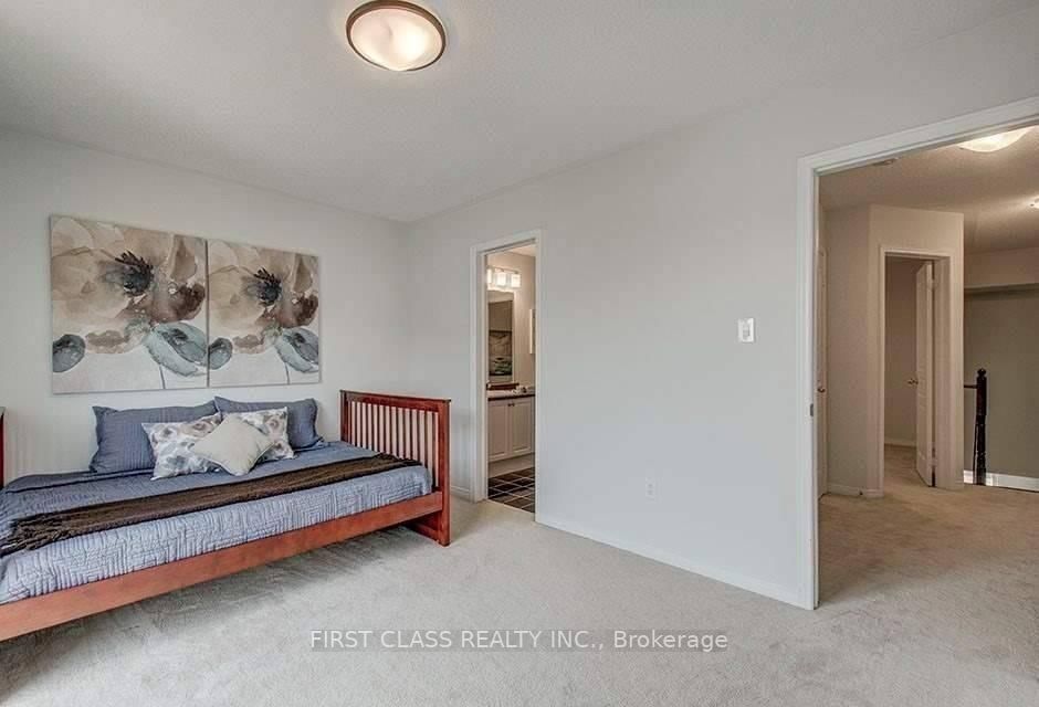 23 Barr Cres