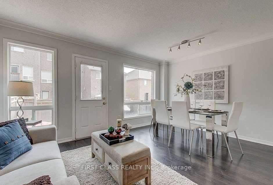 23 Barr Cres
