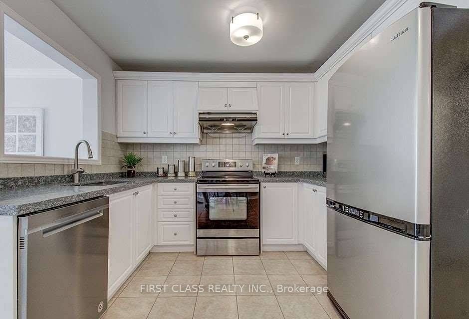 23 Barr Cres