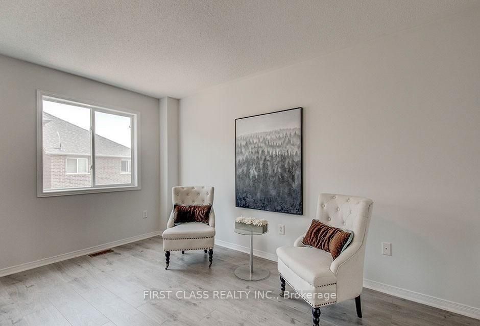 23 Barr Cres