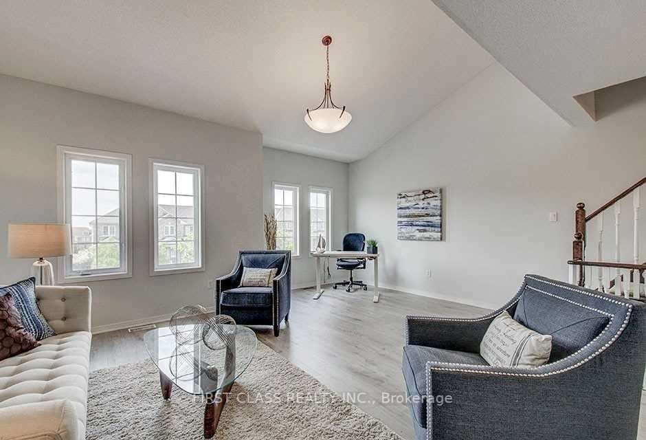 23 Barr Cres