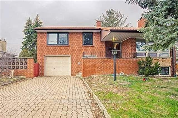 24 Walmer Rd, Richmond Hill
