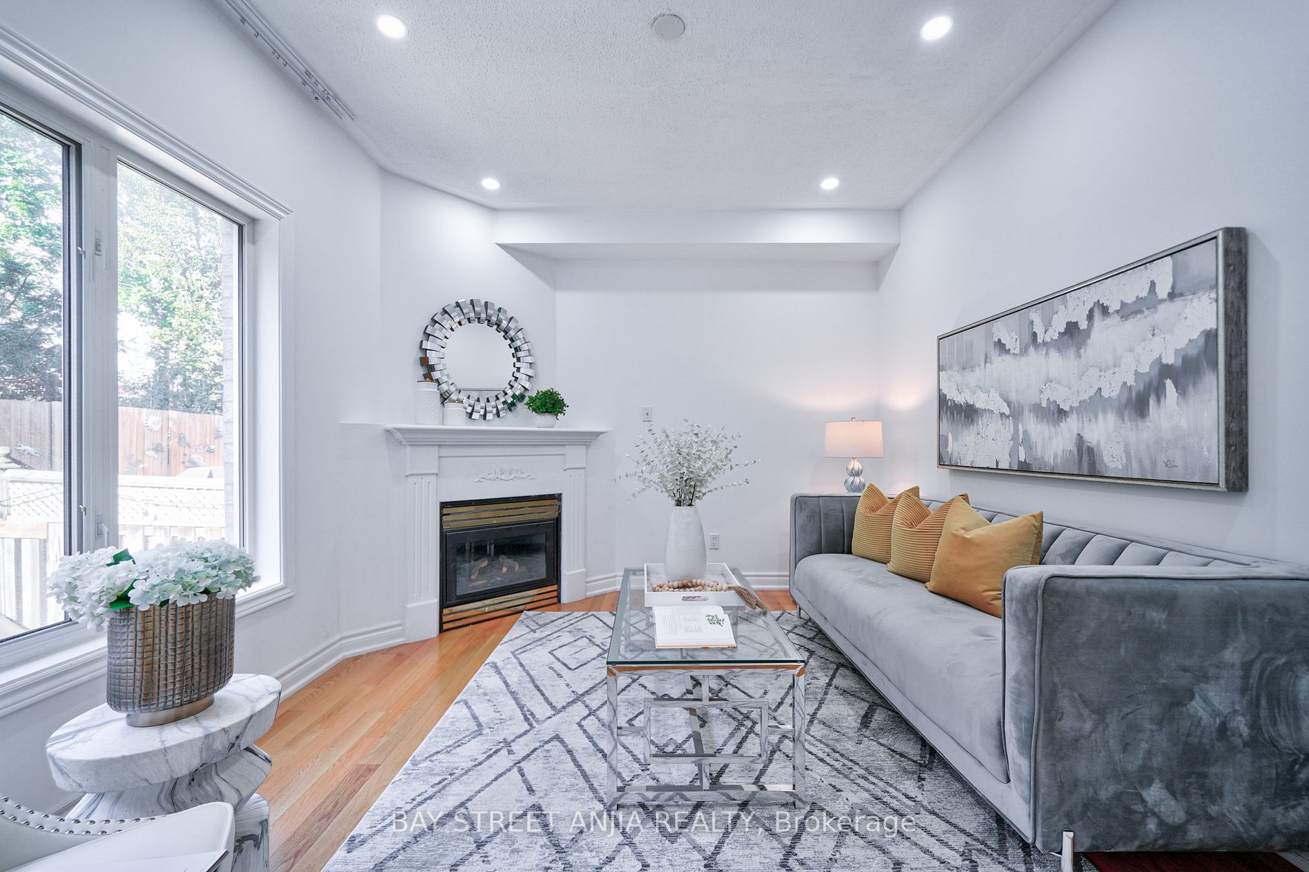 56 Loredana Crt