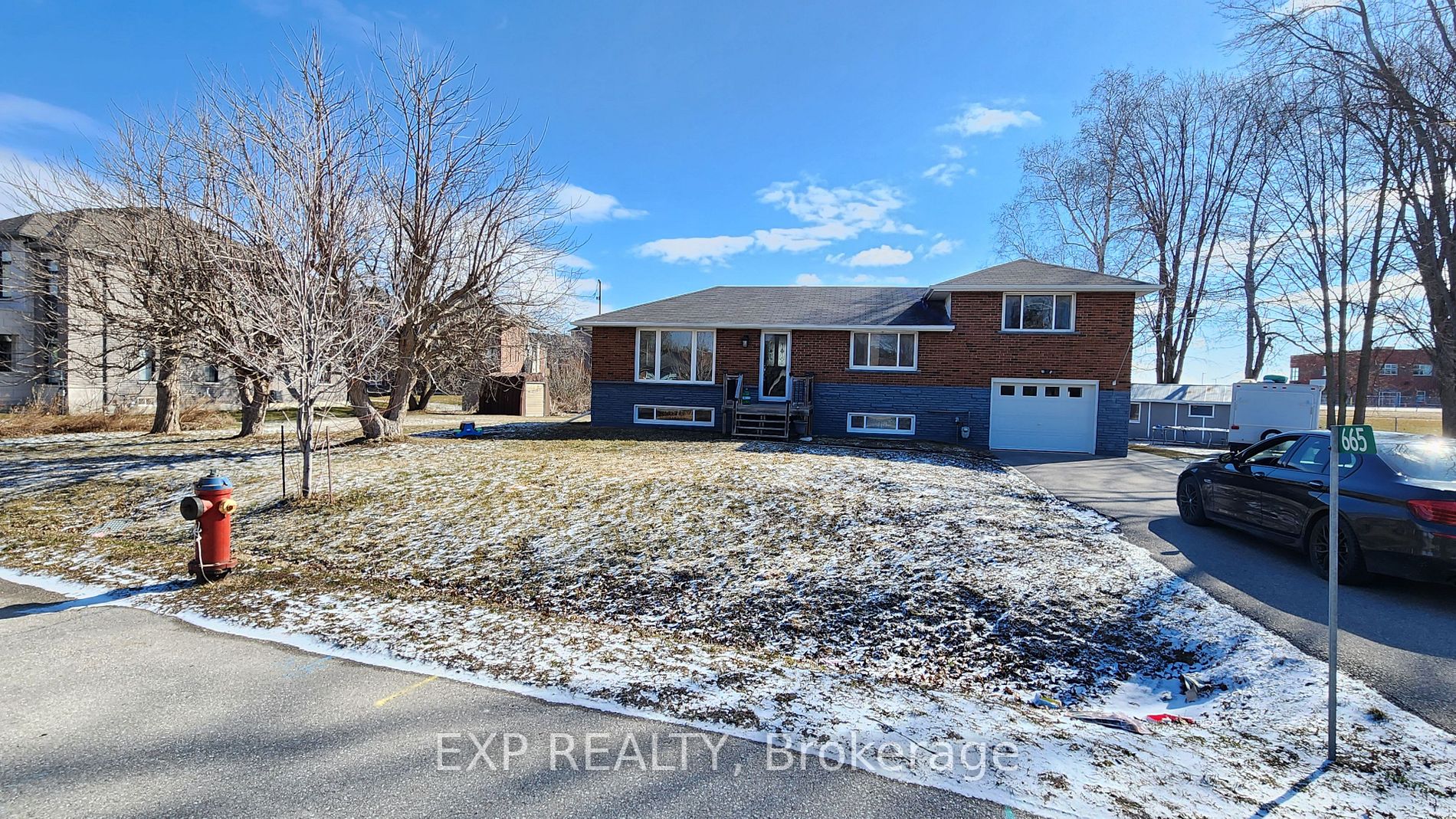 665 Simcoe Rd