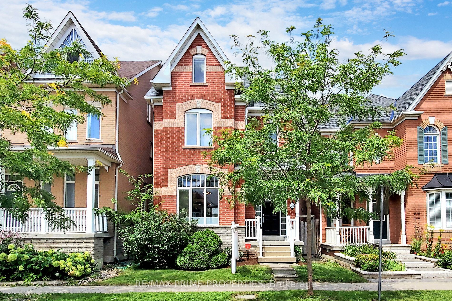 28 Spring Meadow Ave