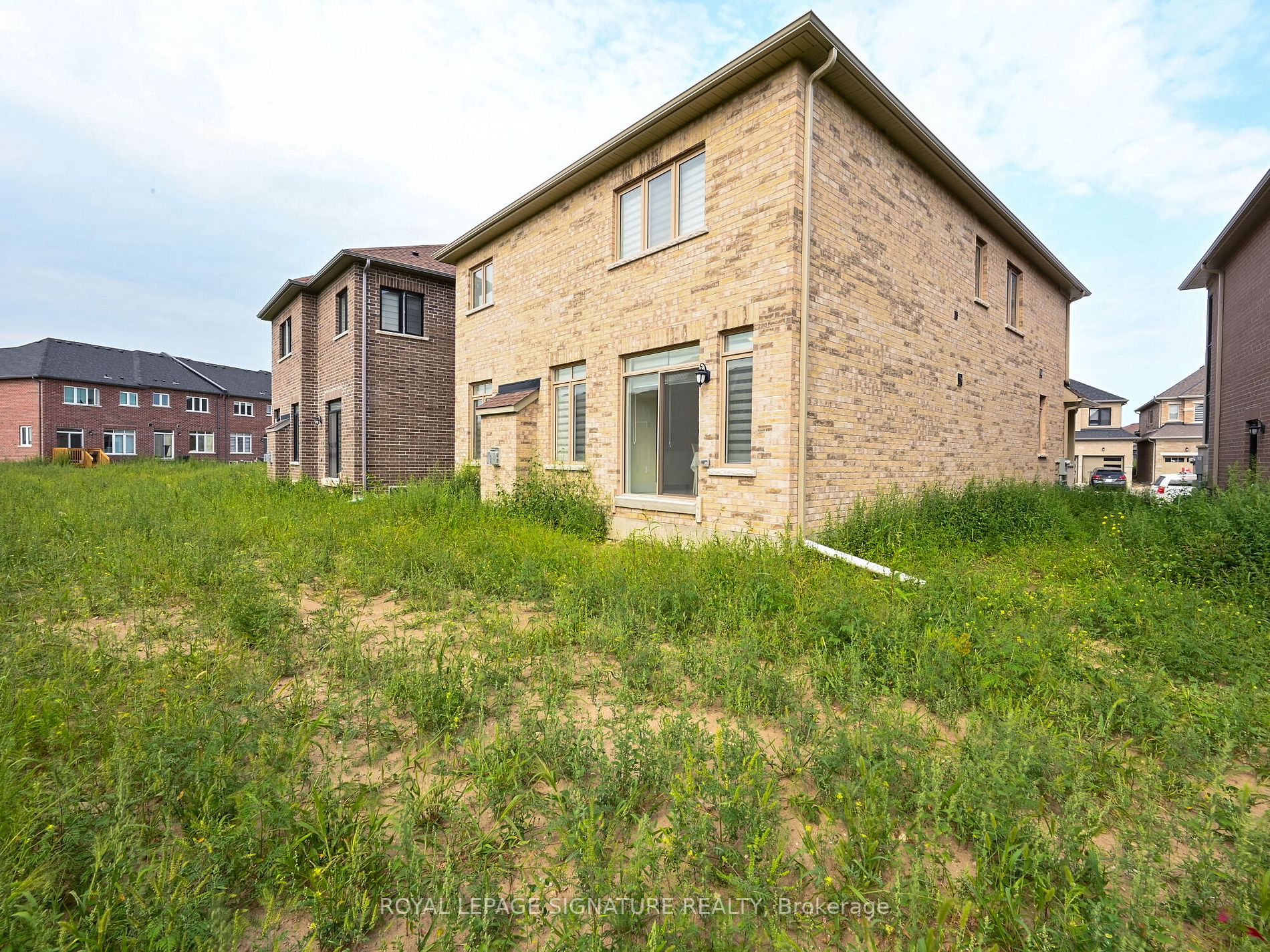 110 Ferraigine Crescent