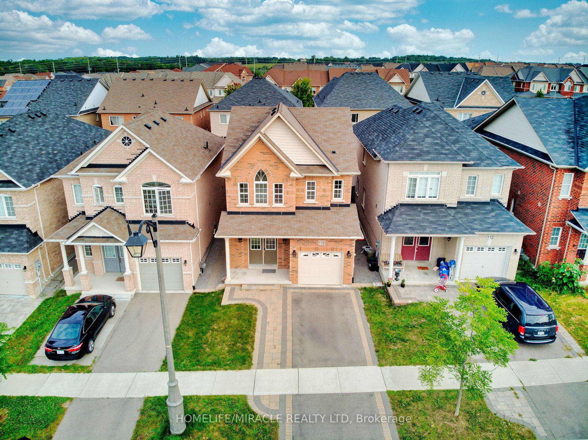 110 Herefordshire Crescent