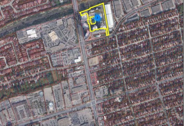 7163 Yonge St, #208