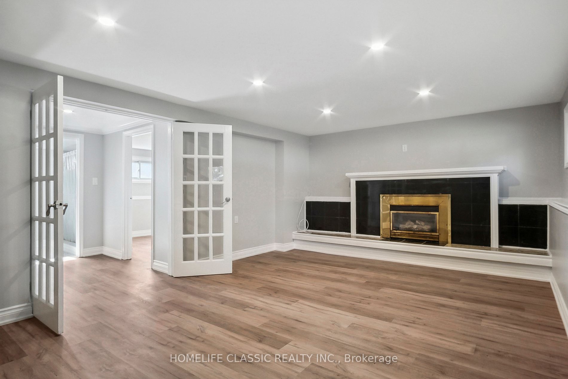 1015 Westmount Ave