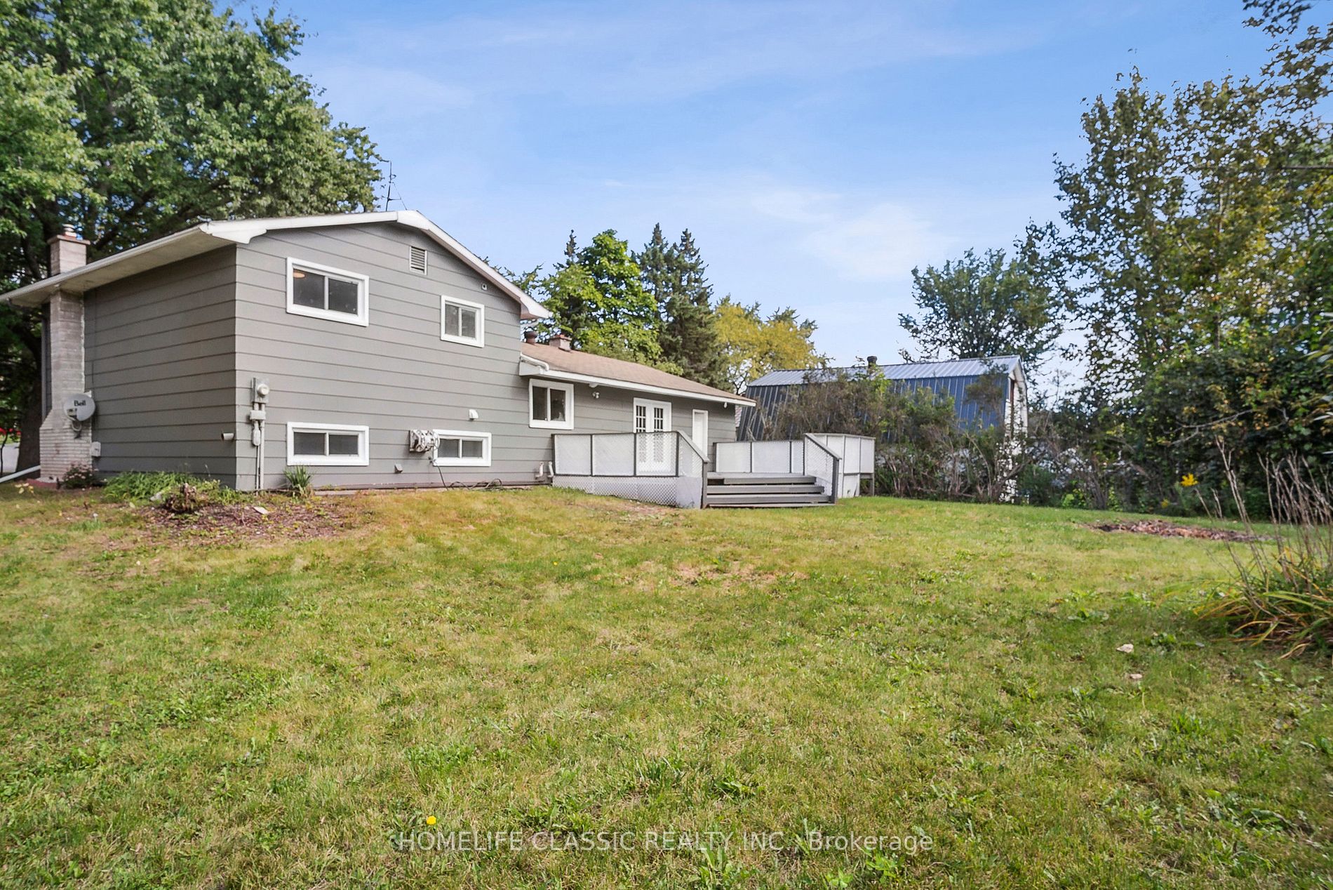 1015 Westmount Ave