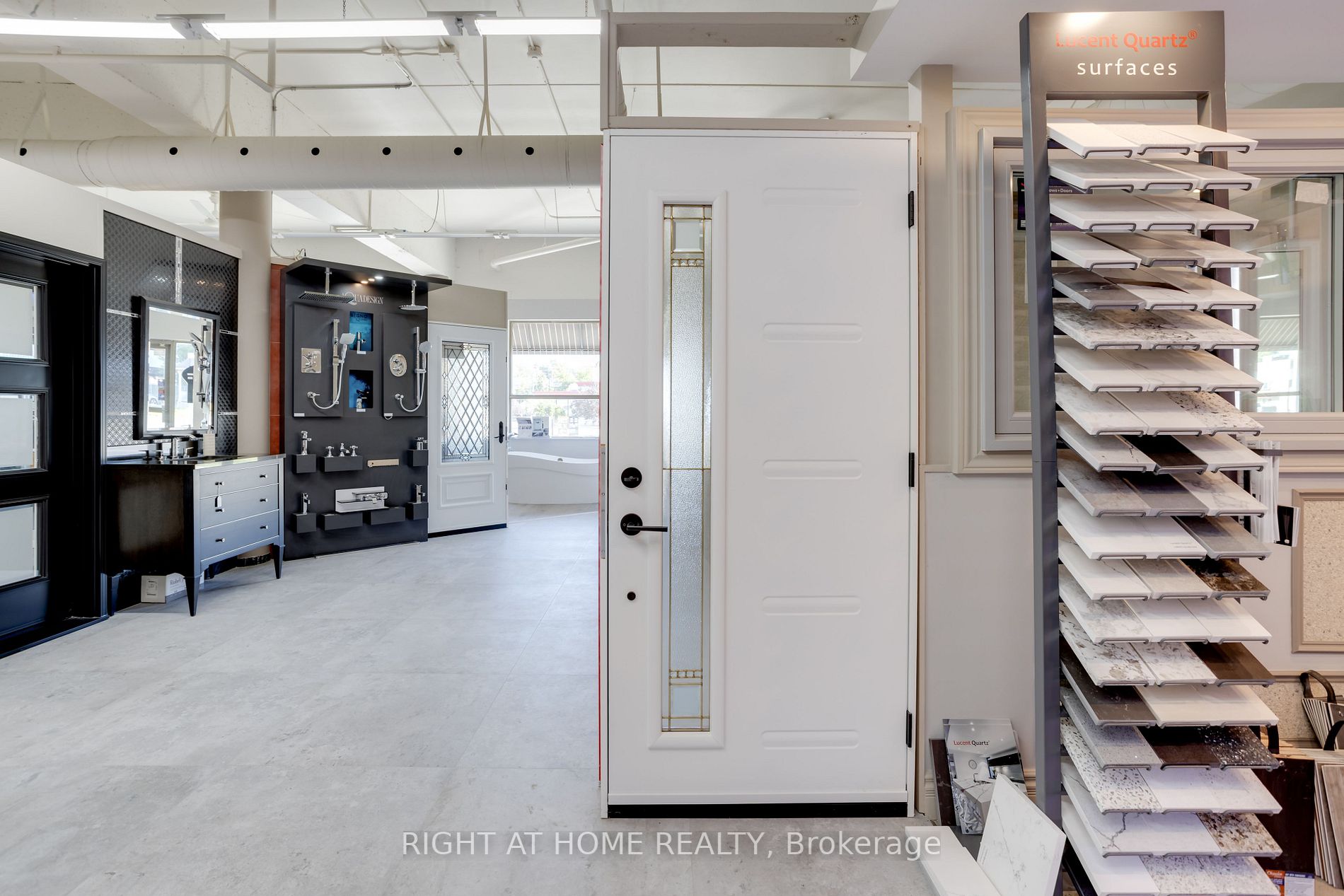 160 Wellington St E, #2