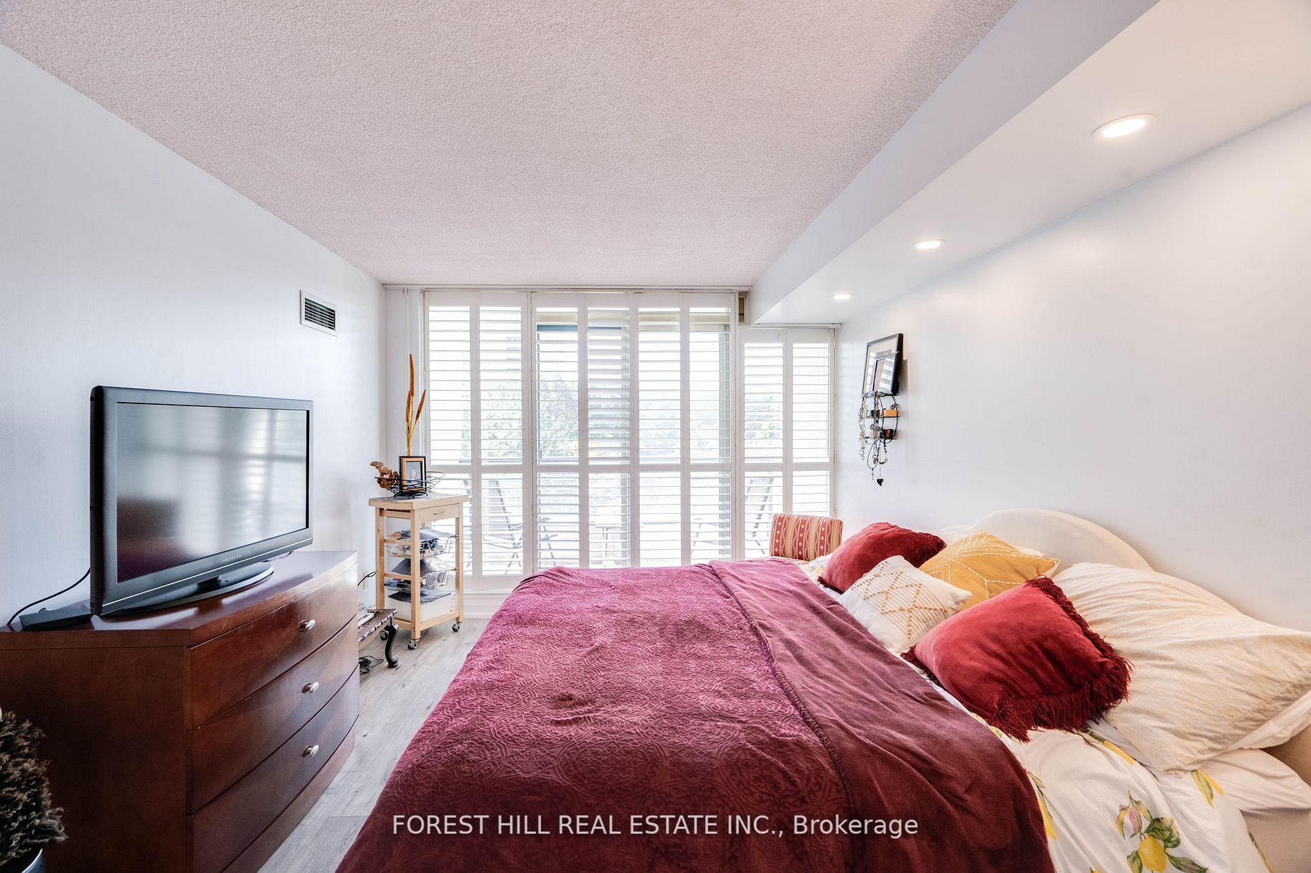 1 Clark Ave, #501