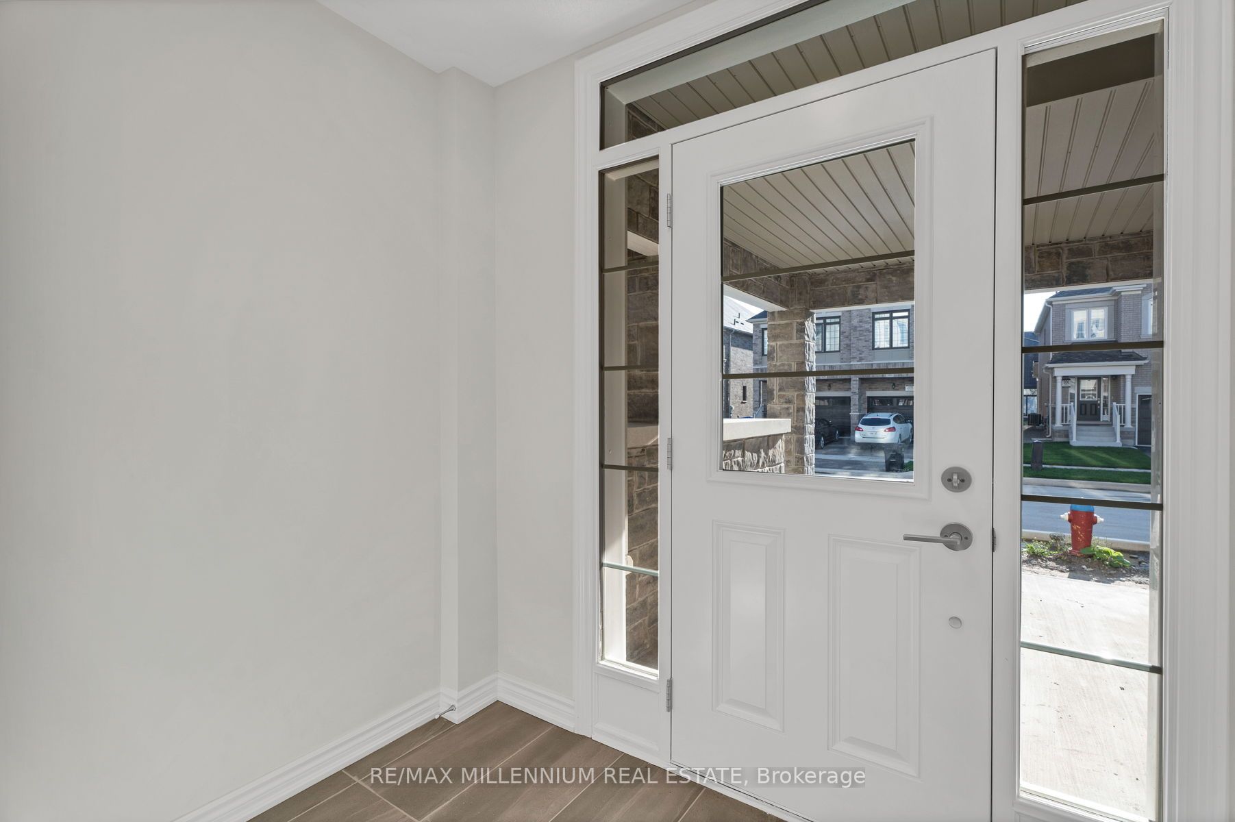 32 Paisley Dr