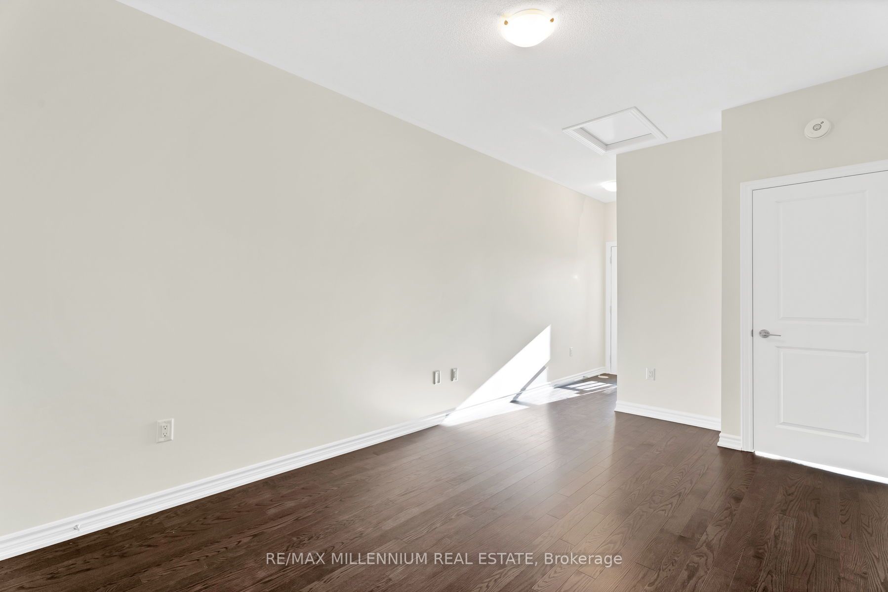 32 Paisley Dr