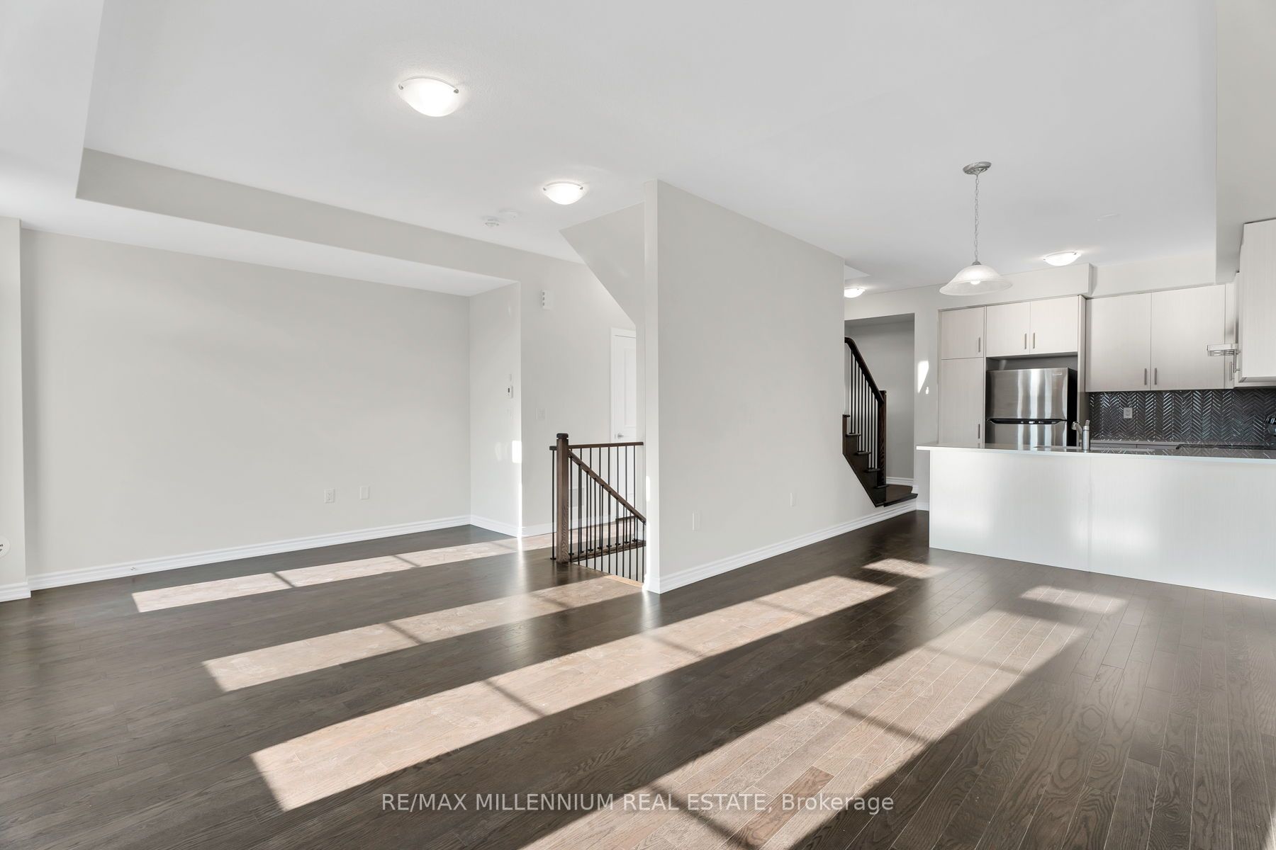 32 Paisley Dr