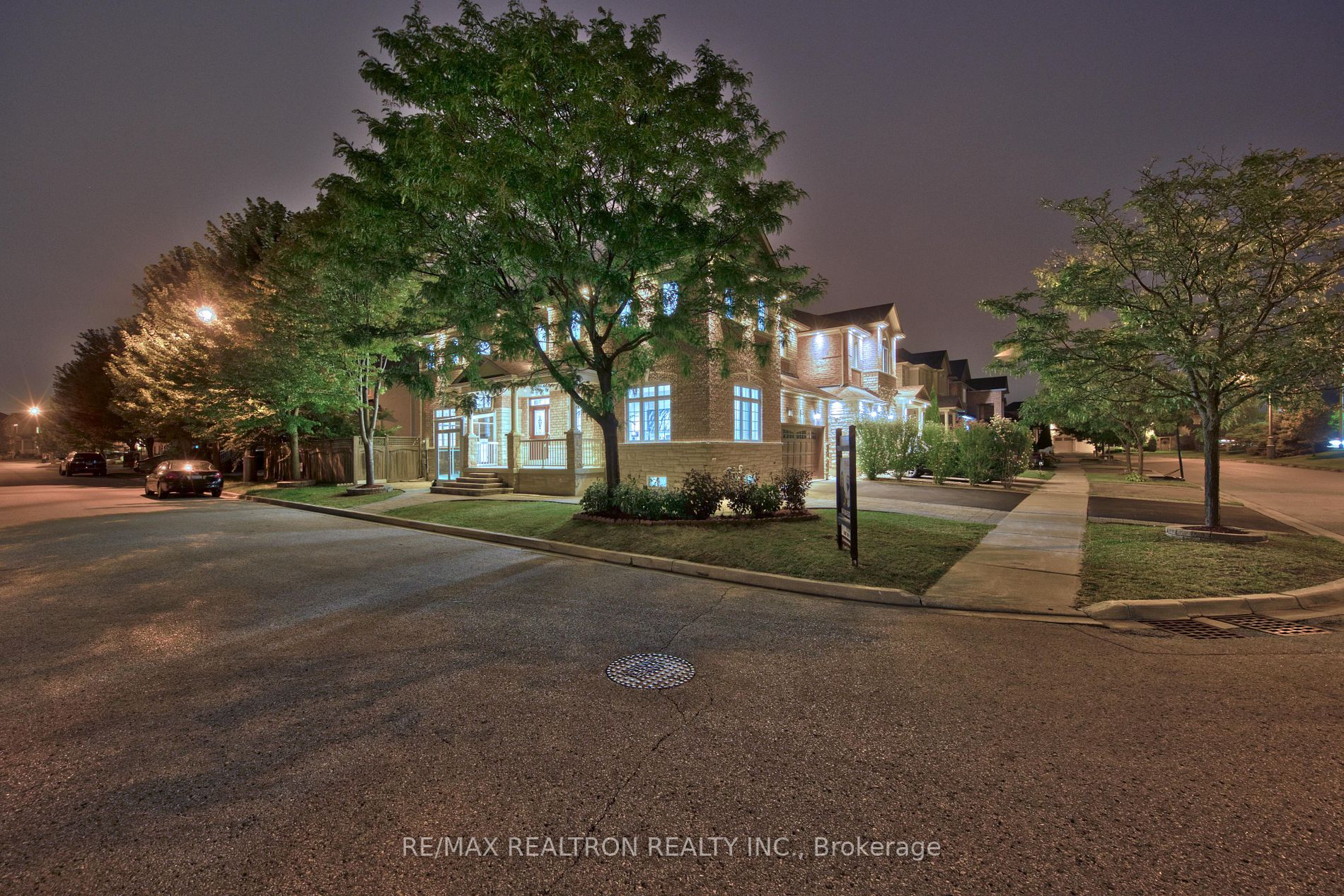 42 Reginald Lamb Cres
