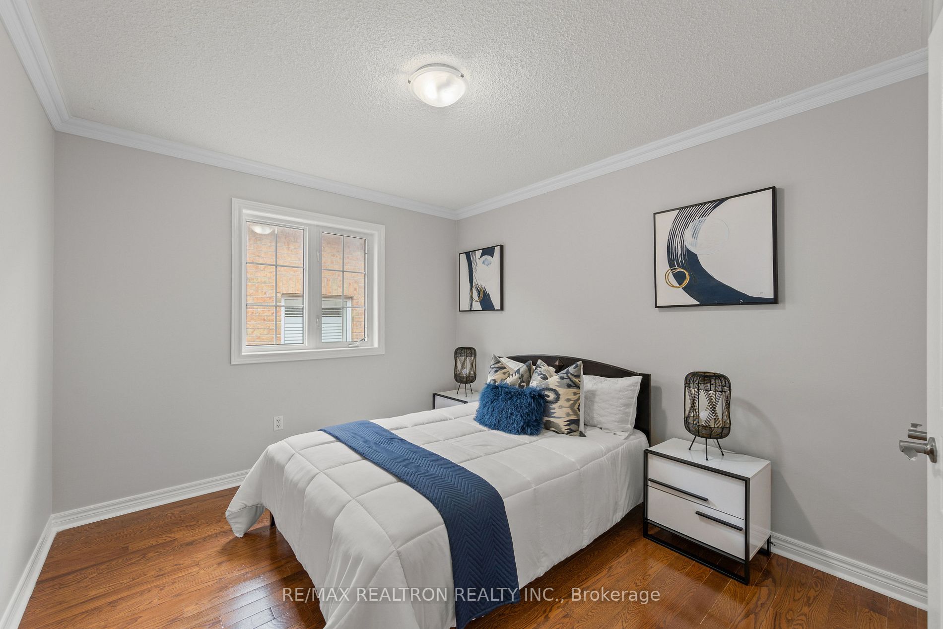 42 Reginald Lamb Cres