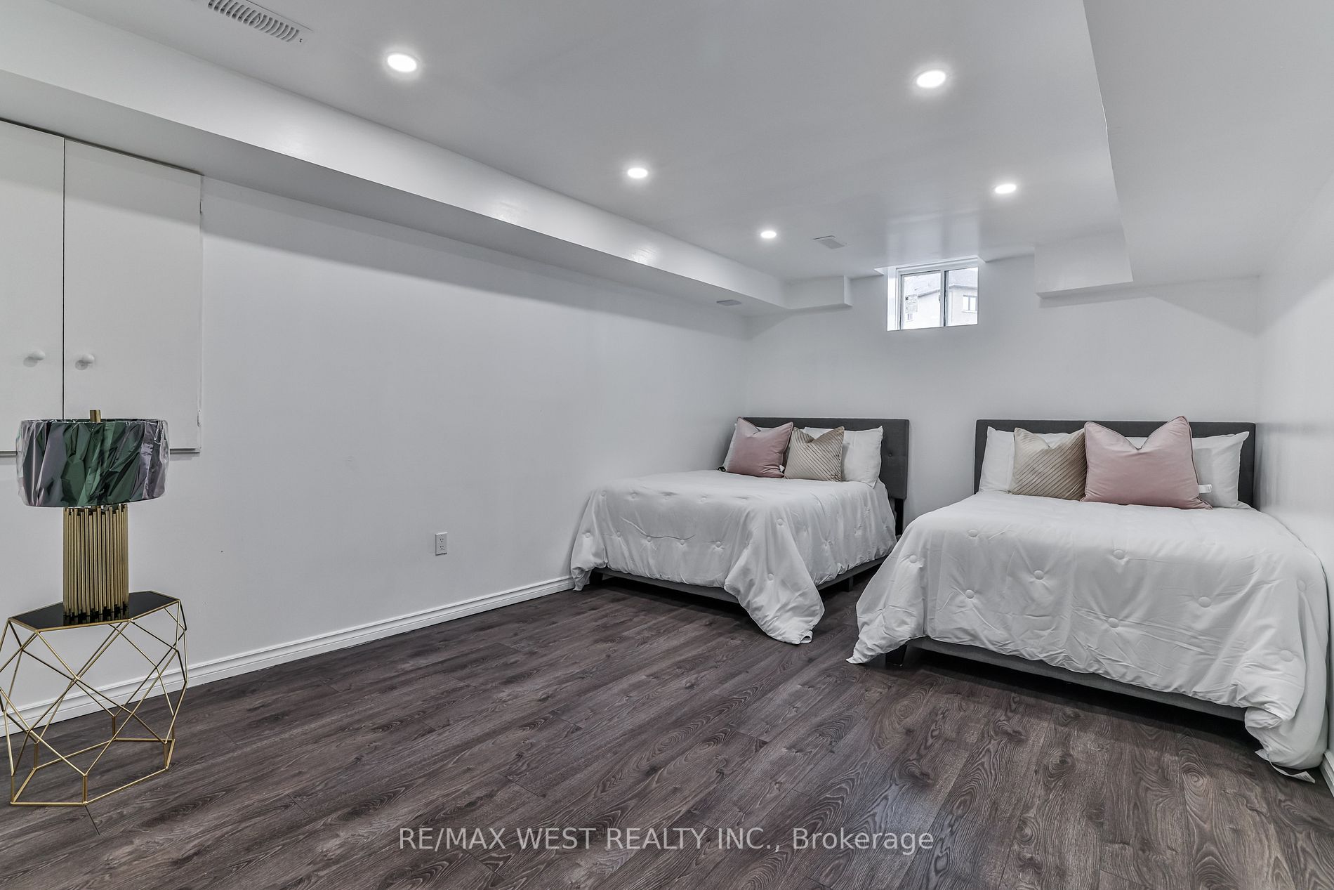 23 Jonkman Blvd