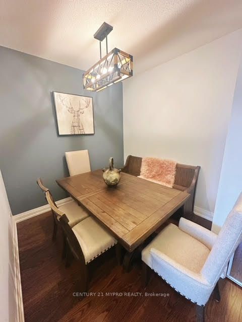 7167 Yonge St, #810