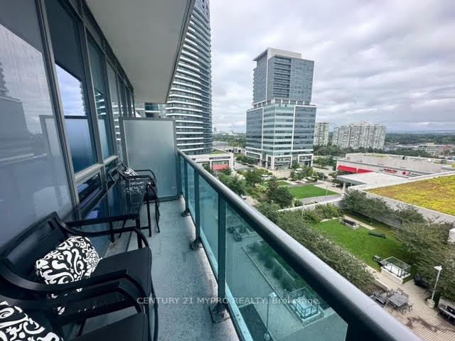 7167 Yonge St, #810