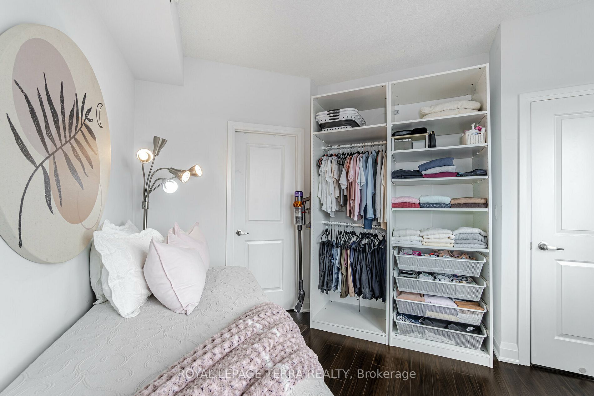 24 Woodstream Blvd, #701